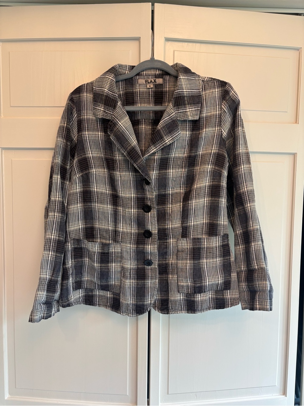 FLAX small linen black and gray blazer